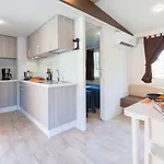 منتجع Villaggio Turistico Internazionale بيبيوني