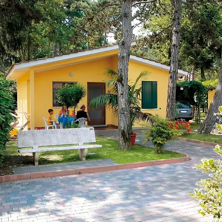 Villaggio Turistico Internazionale Üdülőközpont 5*